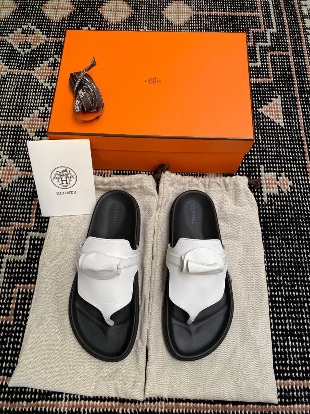 Hermes Empire Sandals in Blanc/White Leather - 38EU - Picture 2 of 15